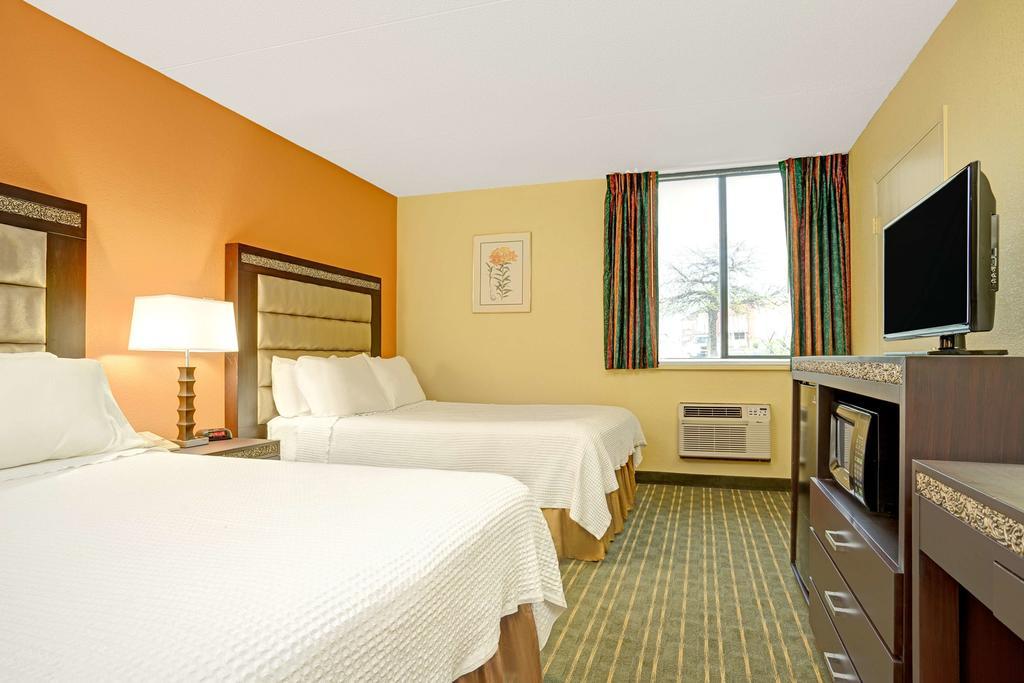 Holiday Inn Express - Minneapolis West - Plymouth, An Ihg Hotel מראה חיצוני תמונה